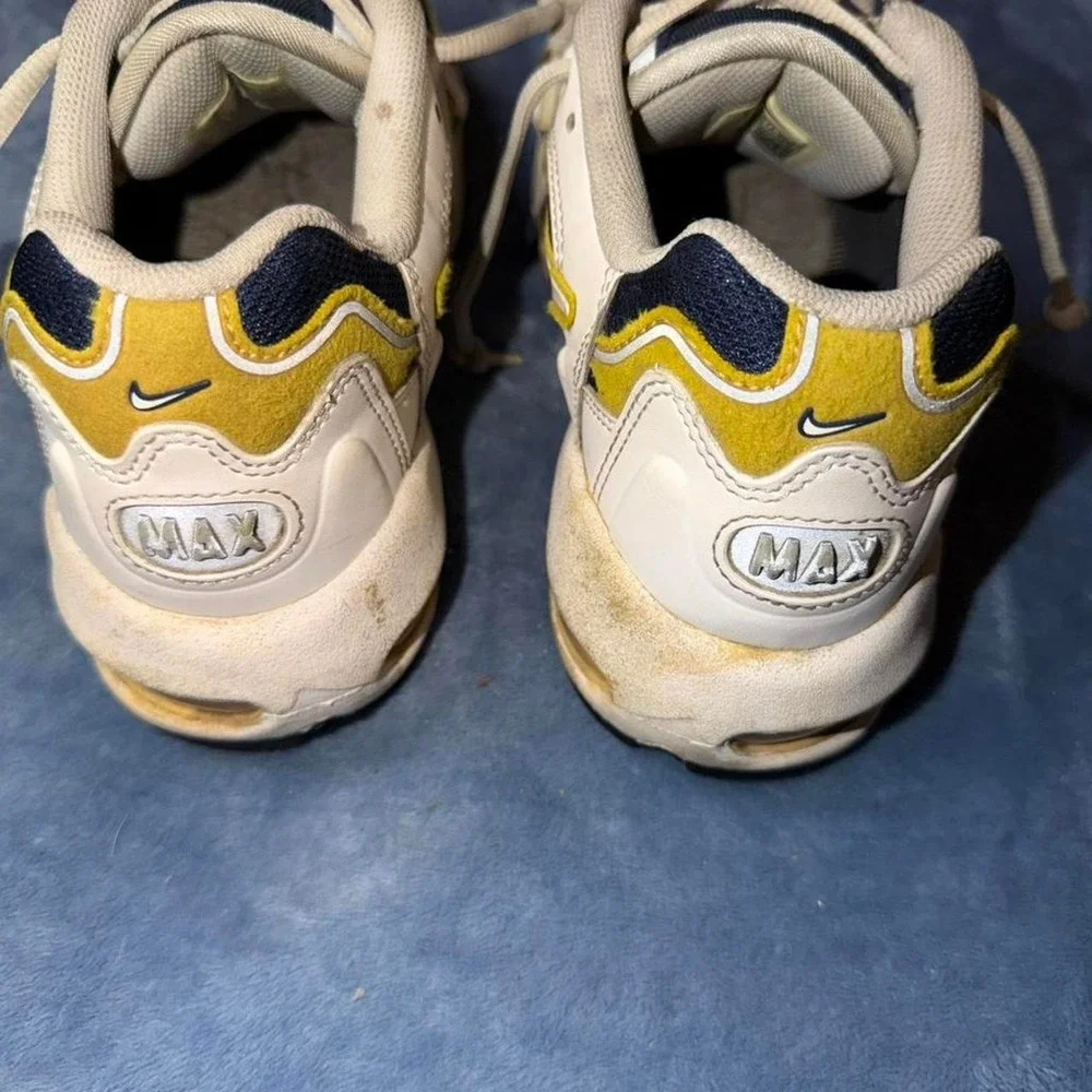 Nike Air Max 98s navy + yellow trainers. Size US 8